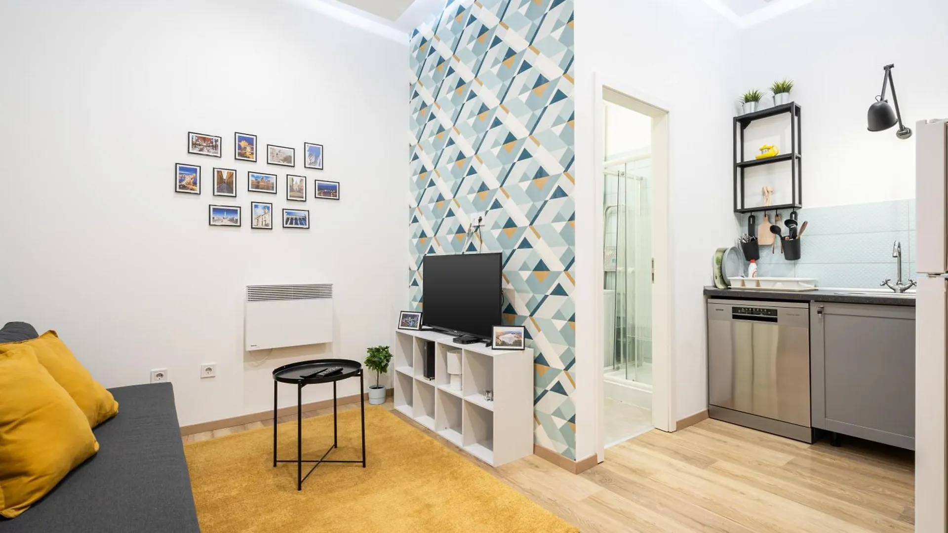 Kristi Tiptop Apartment In The Heart Of Budapesta