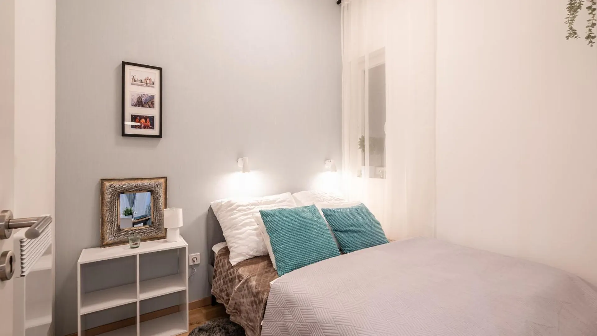 Kristi Tiptop Apartment In The Heart Of Budapesta 0*,